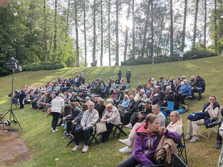 Ogres teātris Taurupē ar «Skroderdienām Silmačos»