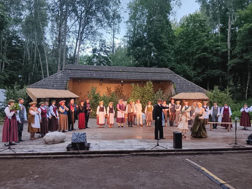 Ogres teātris Taurupē ar «Skroderdienām Silmačos»