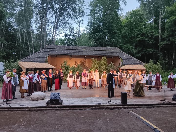 Ogres teātris Taurupē ar «Skroderdienām Silmačos»