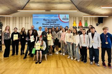 Attēls rakstam: Foto: Skaļās lasīšanas sacensībā noskaidrots, kurš pārstāvēs Ogres novadu Vidzemes starpfinālā