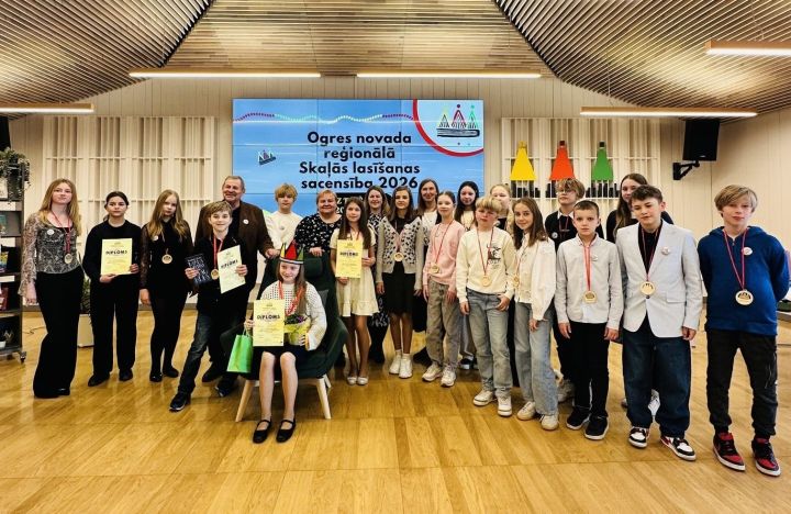 Foto: Skaļās lasīšanas sacensībā noskaidrots, kurš pārstāvēs Ogres novadu Vidzemes starpfinālā