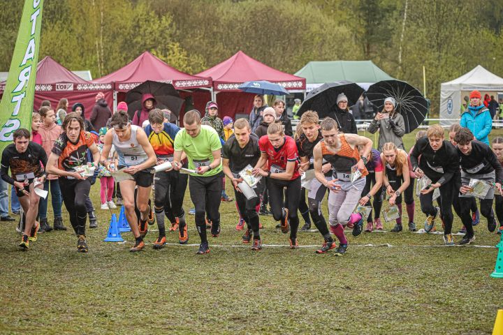 Jauni čempioni: Ikšķile pārsteidz Skolu orientēšanās kausā