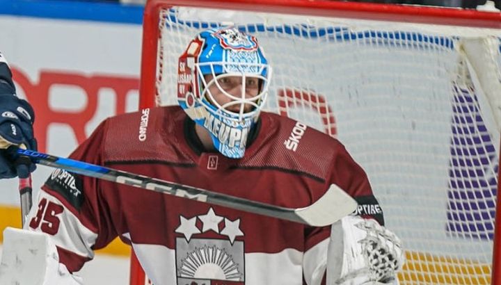 Latvijas hokeja izlases sastāvā cīņai par Vācijas kausu iekļauti arī ķegumietis un ogrēnietis