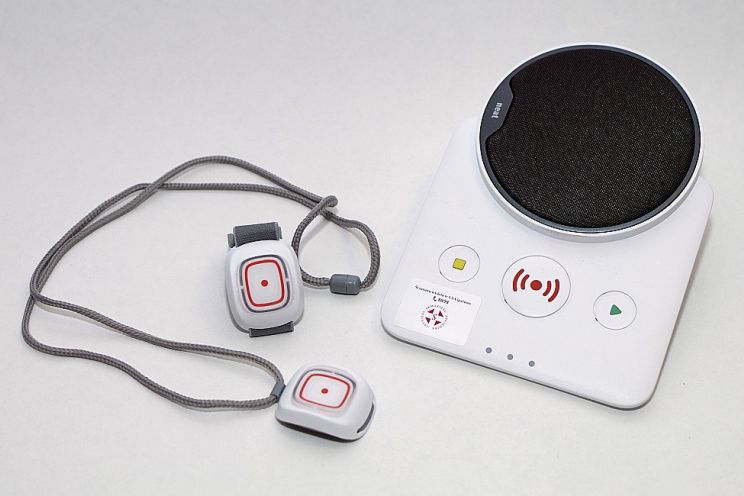 Attēls rakstam: Drošības poga vientuļajiem senioriem