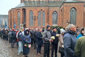 Attēls rakstam: FOTO: Leģionāru piemiņas gājienā devušies vairāki simti cilvēku