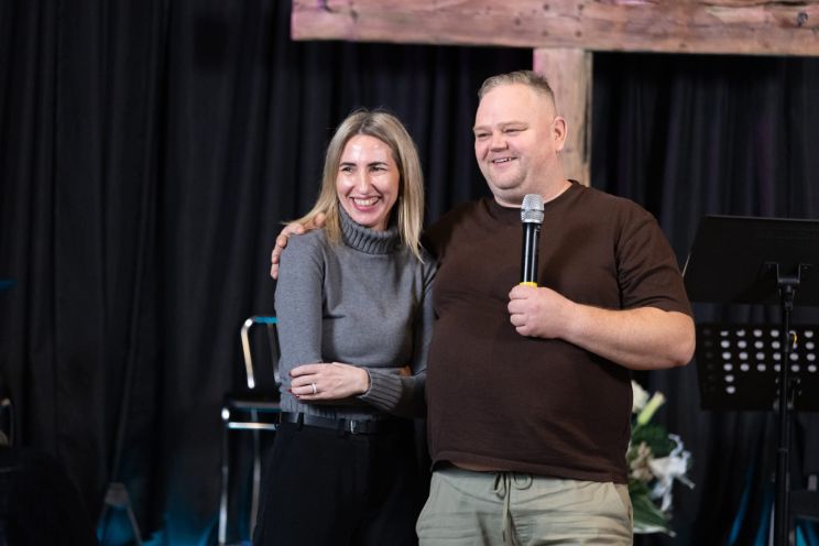 Attēls rakstam: “Trīs reizes bijām tuvu šķiršanās robežai.” Kristīne Rumpe stāsta, kāpēc ar vīru Ogrē rīkos Pāru vakarus