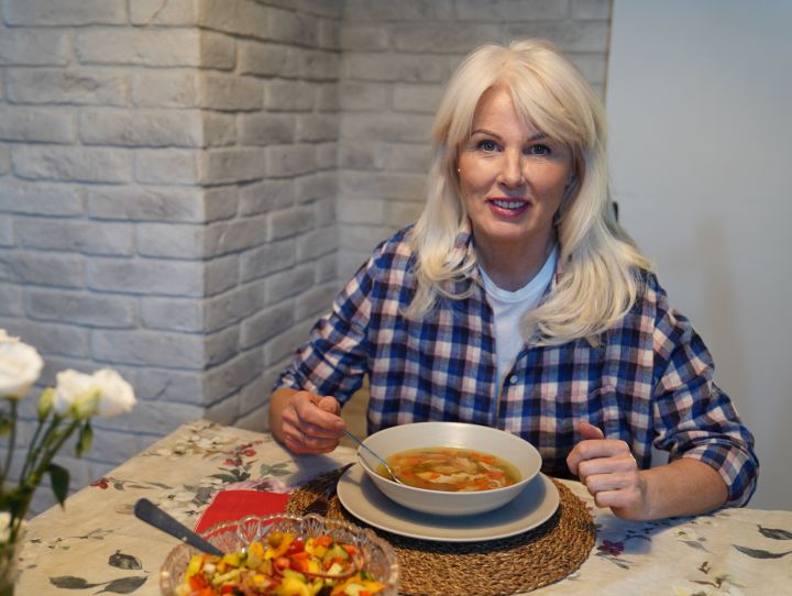 Veselība sākas šķīvī, nevis aptiekā. Kā ēdiens ietekmē dzīves kvalitāti