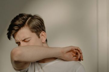 Attēls rakstam: Kas ir skābes reflukss un kā mazināt refluksa simptomus
