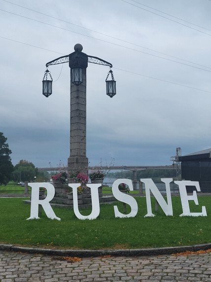 Pierobežas politiskā piešprice