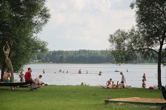 Ūdens temperatūra peldvietās no +5 līdz +23 grādiem