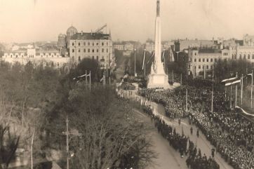 Attēls rakstam: Brīvības piemineklis – jau deviņdesmit gadus kopā ar tautu priekos un bēdās