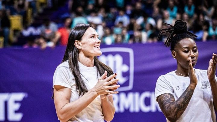 Anetei Šteinbergai kapteines pienākumi un pirmās divas uzvaras Meksikā