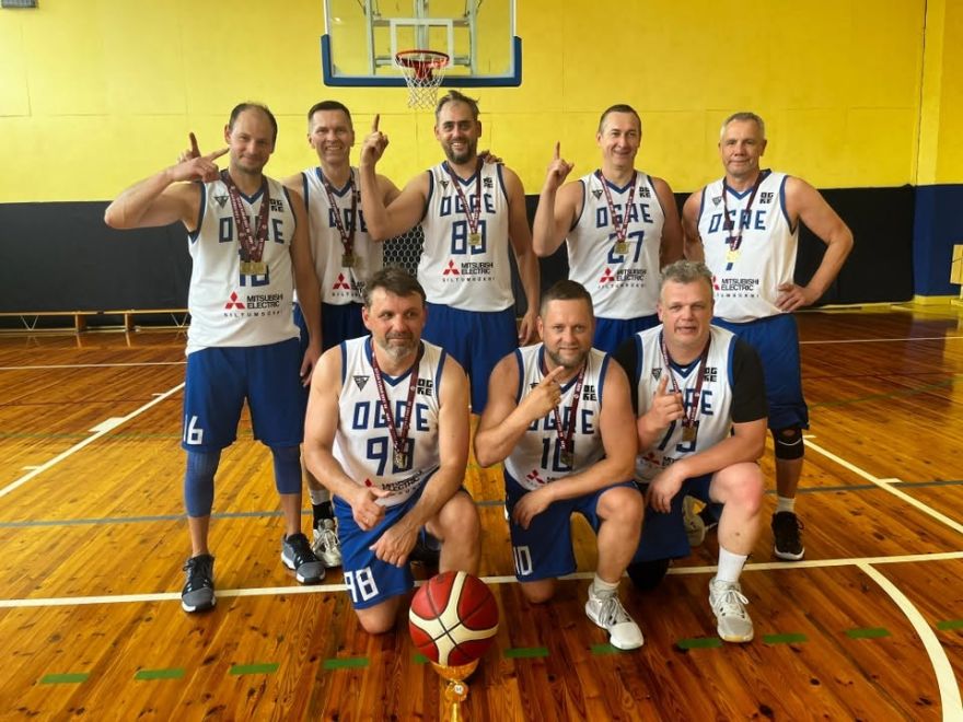 “Ogres Milži” triumfē senioru turnīra finālsacensībās