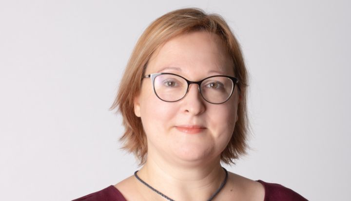 Domes priekšsēdētājs Egils Helmanis ukraiņu vārdā pateicas Neatliekamās medicīniskās palīdzības dienestam par atbalstu
