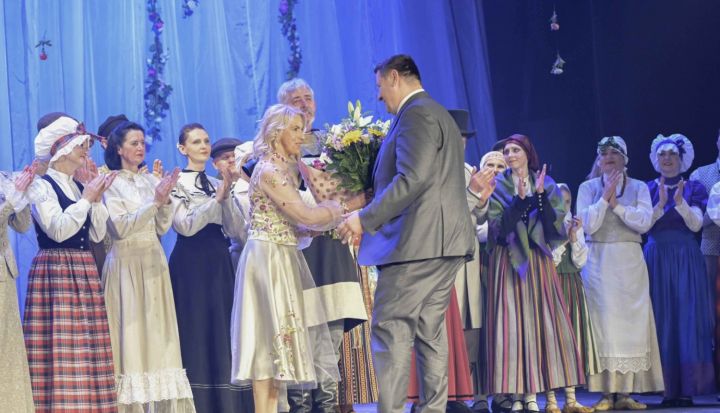 Ar autorkoncertu “Gaismiņ, teci!” savu 55. dzimšanas dienu atzīmē Iluta Mistre