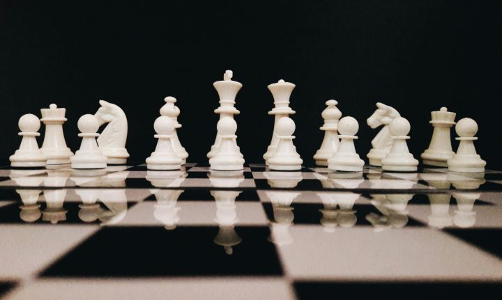 Papildināts. Šaha turnīrā Latvijā piedalās bijušais Krievijas vicepremjers un FIDE prezidents Dvorkovičs