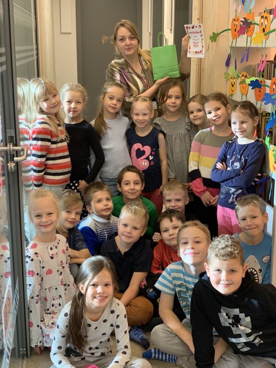 FOTO: Noslēdzies Ogres Centrālās bibliotēkas konkurss ar rekordlielu skolēnu skaitu