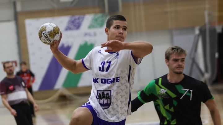 Handbola klubs “Ogre” Vaiņodē izcīna pirmo uzvaru