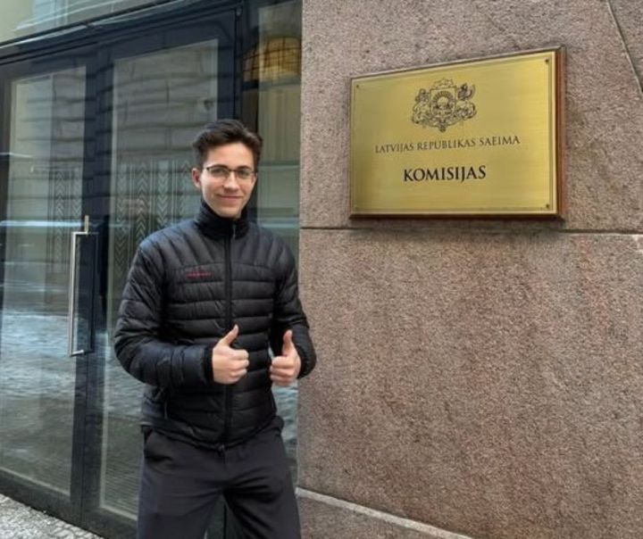 “Ja gribam, lai mūs sadzird, mums jābūt pie sarunu galda” – aktīva jaunieša novērojumi Saeimā