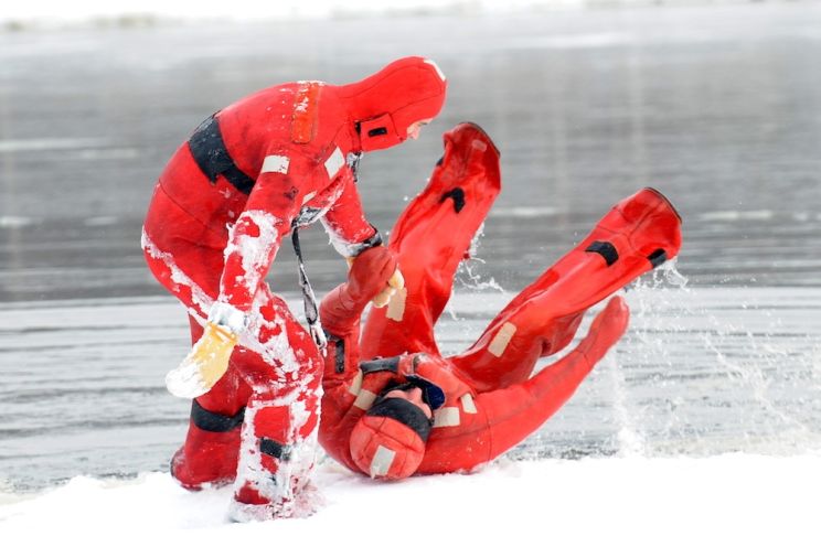 Attēls rakstam: Glābēji atgādina par drošības ievērošanu uz aizsalušām ūdenstilpēm