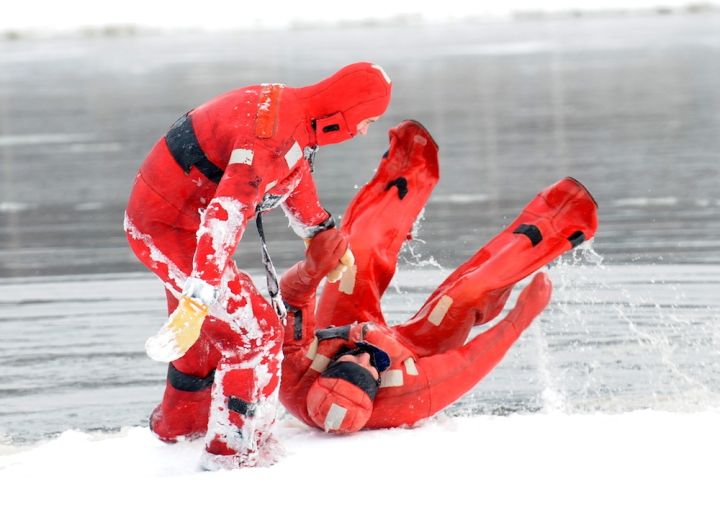 Glābēji atgādina par drošības ievērošanu uz aizsalušām ūdenstilpēm