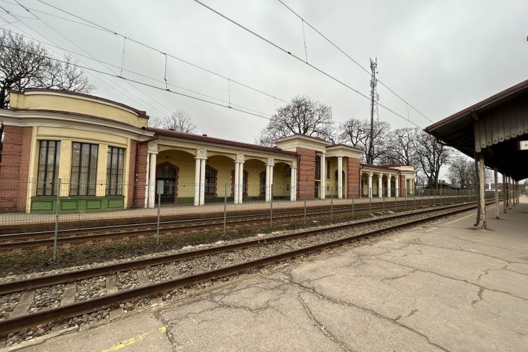 Attēls rakstam: Ogrē lieto alkoholu dzelzceļa stacijā 