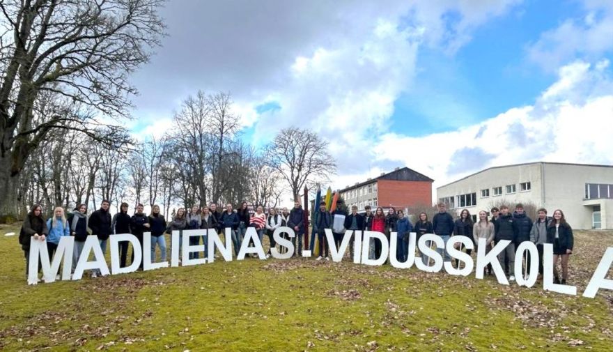 Anchinas institūta (Francija) skolēni un skolotāji Madlienas vidusskolā