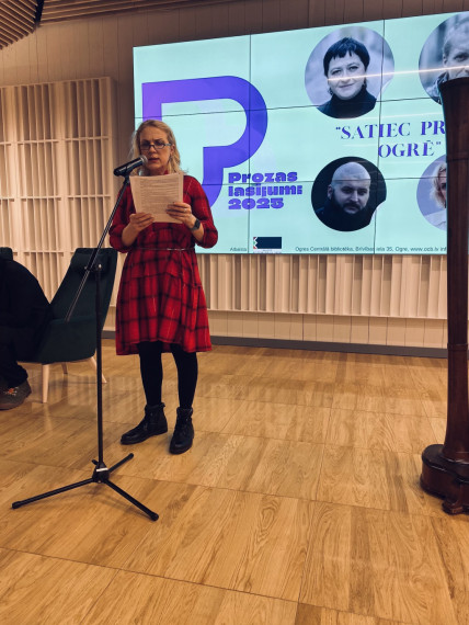 Ogrē izskanējuši prozas lasījumi arfas pavadībā