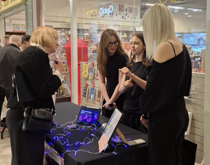 FOTO: "Cits bazārs Ogrē". Noskaidroti labākie skolēnu mācību uzņēmumi, starp labākajiem arī jaunieši no Ogres