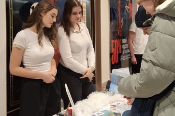 Attēls rakstam: FOTO: "Cits bazārs Ogrē". Noskaidroti labākie skolēnu mācību uzņēmumi, starp labākajiem arī jaunieši no Ogres