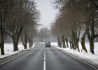 Attēls rakstam: Vietām Vidzeme un Latgalē autoceļi ir sniegoti un apledo