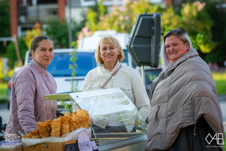 Aizritējis otrais Vakara tirdziņš Ogresgrīvas pusmuižā