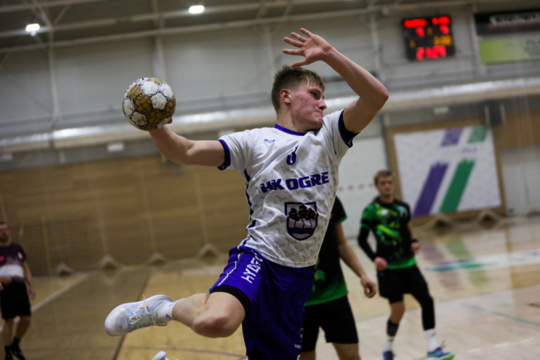 Ogres handbolistiem vēl viena uzvara