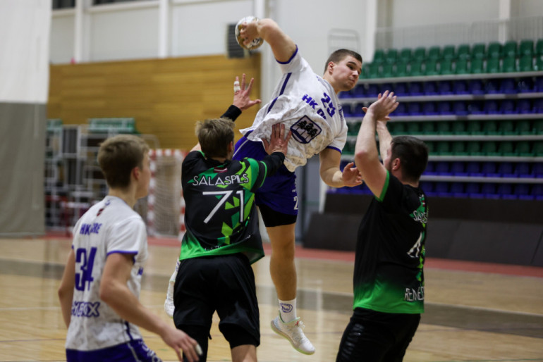 Ogres handbolistiem vēl viena uzvara