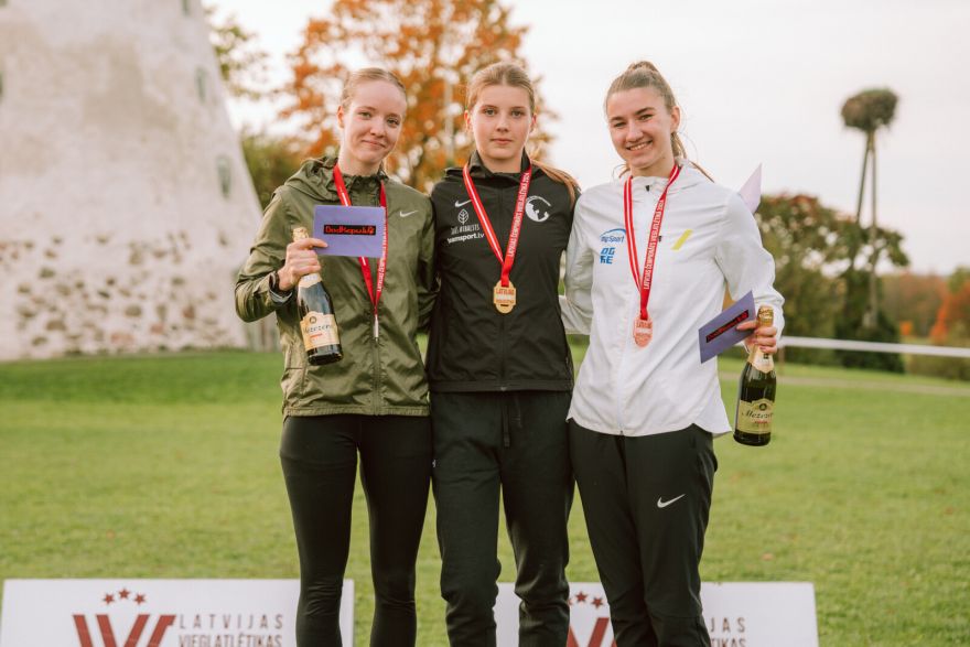 Ogres novada sporta centra audzēkņiem bronza Latvijas čempionātā krosā