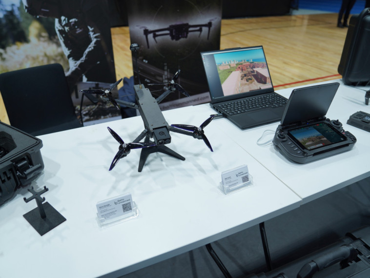 FOTO: Droni kā nākotnes aizsardzības un ekonomikas balsts - forumā Ogrē pulcējās uzņēmēji, eksperti un interesenti