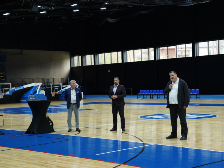 FOTO: Droni kā nākotnes aizsardzības un ekonomikas balsts - forumā Ogrē pulcējās uzņēmēji, eksperti un interesenti