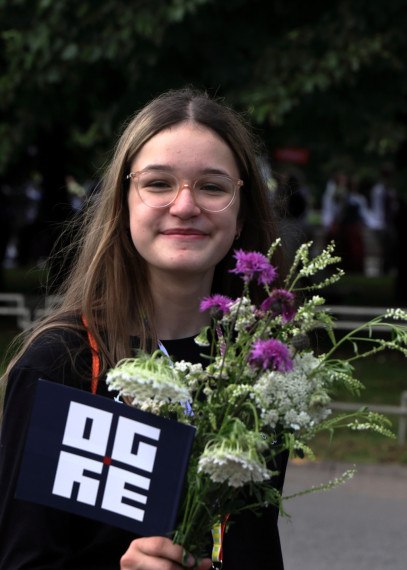 Foto klubs &quot;Ogre&quot; dalās ar aizkulišu kadriem no XIII Latvijas Skolu jaunatnes dziesmu un deju svētkiem