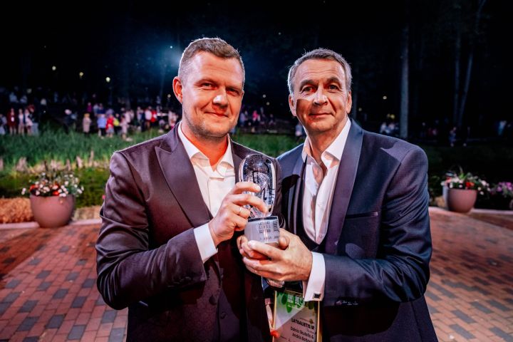 FOTO: Raidījuma “Latvijas Sirdsdziesma” finālā uzvar Dainis Skutelis un Andris Baltacis ar dziesmu “Latgalietis ir”
