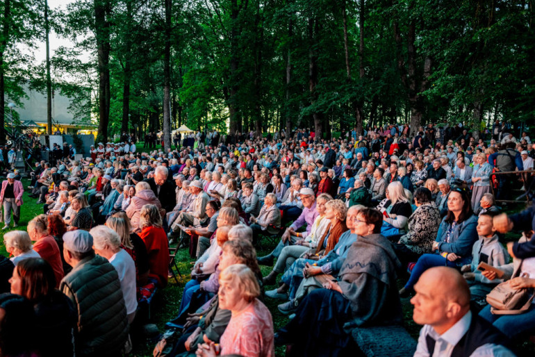 FOTO: Raidījuma “Latvijas Sirdsdziesma” finālā uzvar Dainis Skutelis un Andris Baltacis ar dziesmu “Latgalietis ir”