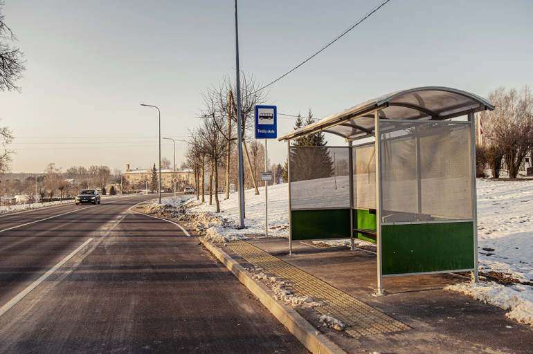 FOTO: Ilgi gaidītas pārmaiņas! Pārbūvēts reģionālā autoceļa posms pie Tīnūžiem