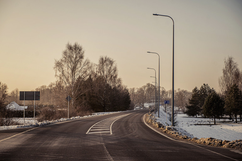 FOTO: Ilgi gaidītas pārmaiņas! Pārbūvēts reģionālā autoceļa posms pie Tīnūžiem