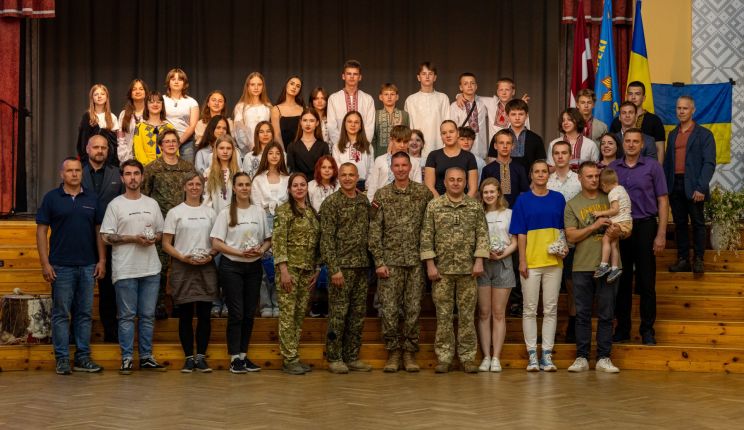Attēls rakstam: Foto: Latvijā aizvadīta piektā nometne Ukrainas Gaisa spēku karavīru bērniem