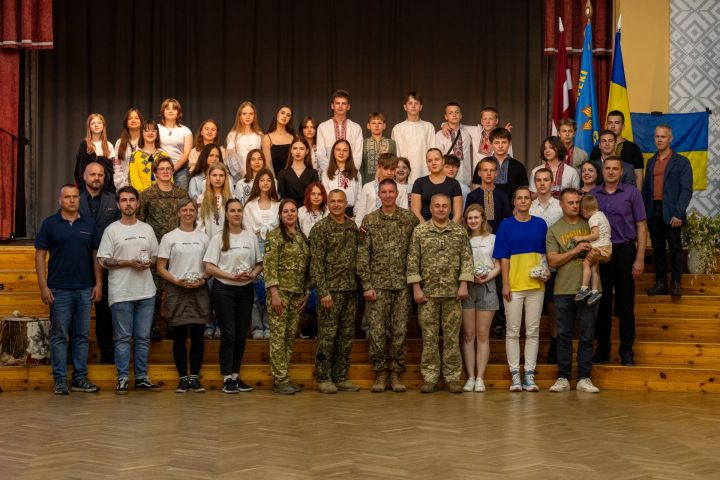 Foto: Latvijā aizvadīta piektā nometne Ukrainas Gaisa spēku karavīru bērniem