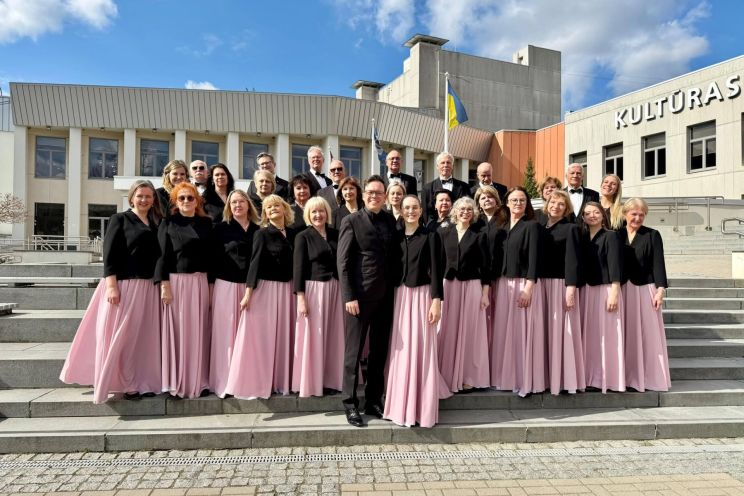 Attēls rakstam: Arī Ogres Skolotāju kamerkoris Lāčplēša dienā dziedās Garūtas kantāti "Dievs, Tava zeme deg!"