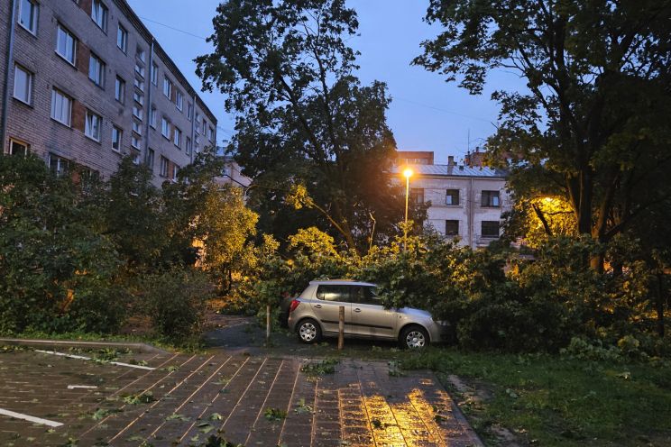 Attēls rakstam: Spēcīgajā vētrā Latvijā atcelti svētki, ceturtdaļmiljons mājsaimniecību bez elektrības, viens bojāgājušais