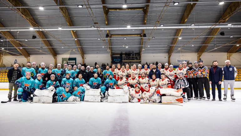 FOTO: Lielais hokejs atgriežas Ogrē. EHL pret OHL labdarības spēle