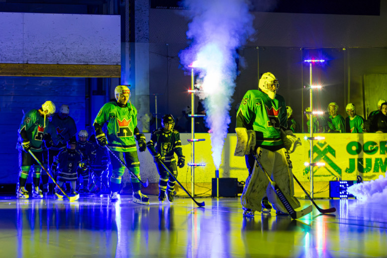 FOTO: Lielais hokejs atgriežas Ogrē. EHL pret OHL labdarības spēle