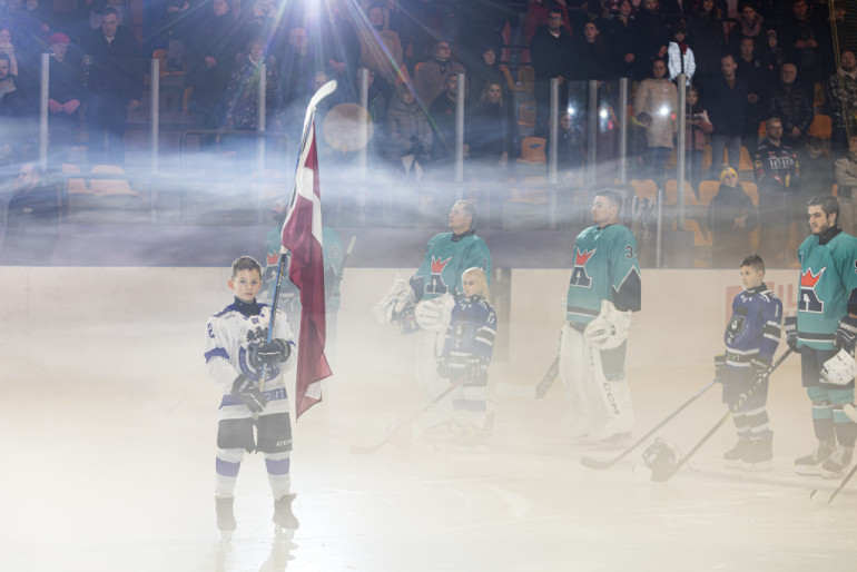 FOTO: Lielais hokejs atgriežas Ogrē. EHL pret OHL labdarības spēle