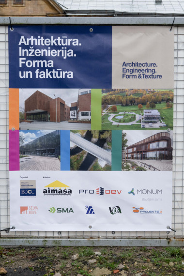 FOTO: Ogres novads pārstāvēts lielformāta arhitektūras izstādē Āgenskalnā